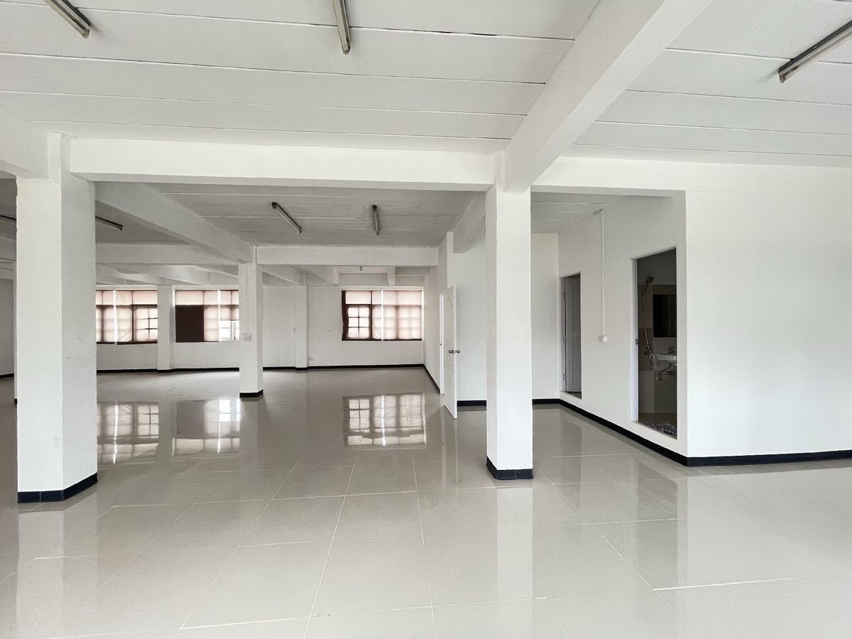 ให้เช่าอาคารพาณิชย์สุขุมวิท อโศก ทองหล่อ : ให้เช่าอาคารพาณิชย์ 3.5 ชั้น ใช้สอย 500ตร.ม 5 คูหา สุขุมวิท101/1 ซอย วชิรธรรมสาธิต 51 