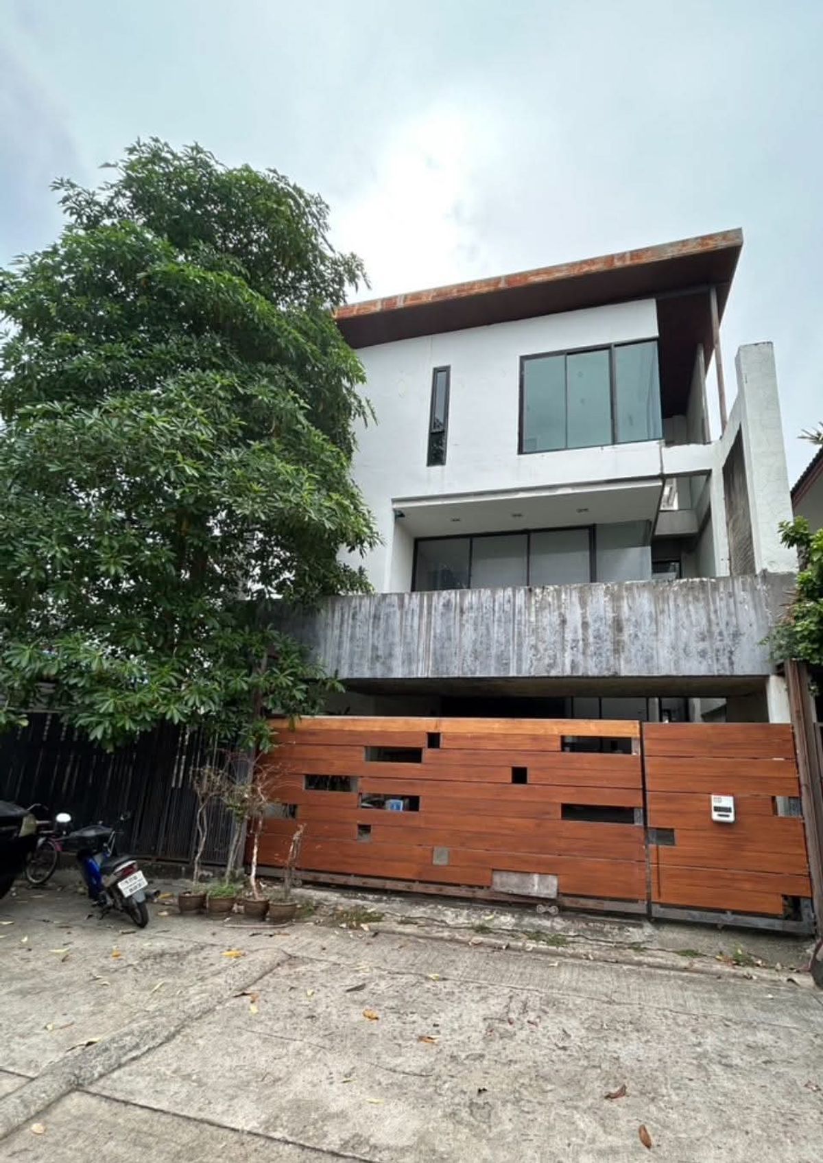 ขายบ้านเสรีไทย-นิด้า : 📌ขายบ้านเดี่ยว 3 ชั้น ซอยเสรีไทย 29 