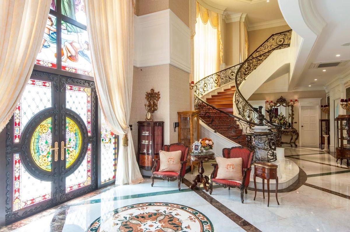 ขายบ้านพระราม 9 เพชรบุรีตัดใหม่ RCA : ขายบ้านหรู 15 นาทีจากสยามพารากอนโซนดินแดง  ขนาด 1200 Sq.m 5 bed 6 bath เพียง 135 MB