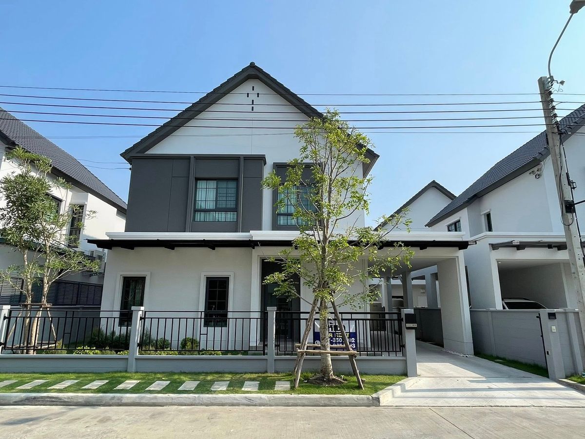 For RentHouseBangna, Bearing, Lasalle : 📢🏡Home for Rent🌸centro Bangna, a luxurious 2-story detached house on King Kaew Road, near Mega, Bang Na, size 58 sq.w., 4 bedrooms #LV-MO1734