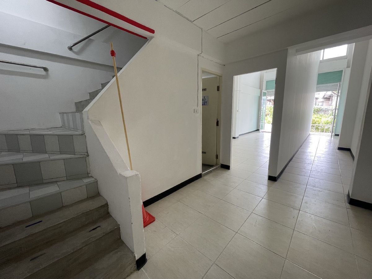 ให้เช่าอาคารพาณิชย์สุขุมวิท อโศก ทองหล่อ : ให้เช่าอาคารพาณิชย์ 3.5 ชั้น ใช้สอย 500ตร.ม 5 คูหา สุขุมวิท101/1 ซอย วชิรธรรมสาธิต 51 