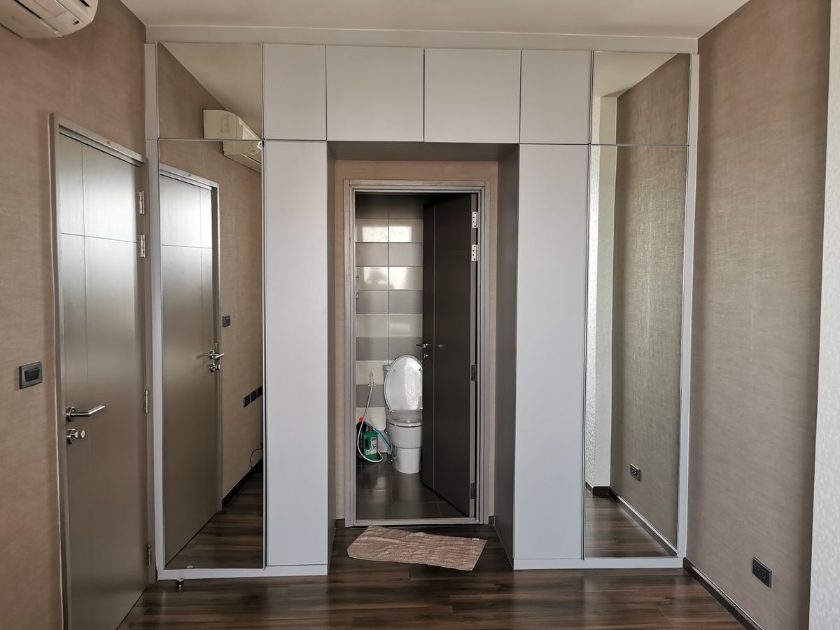 CondoSukhumvit, Asoke, Thonglor : CEIL BY SANSIRI condo is convenient to travel near the BTS train. There is a full furniture shuttle. Ready to stay immediately  