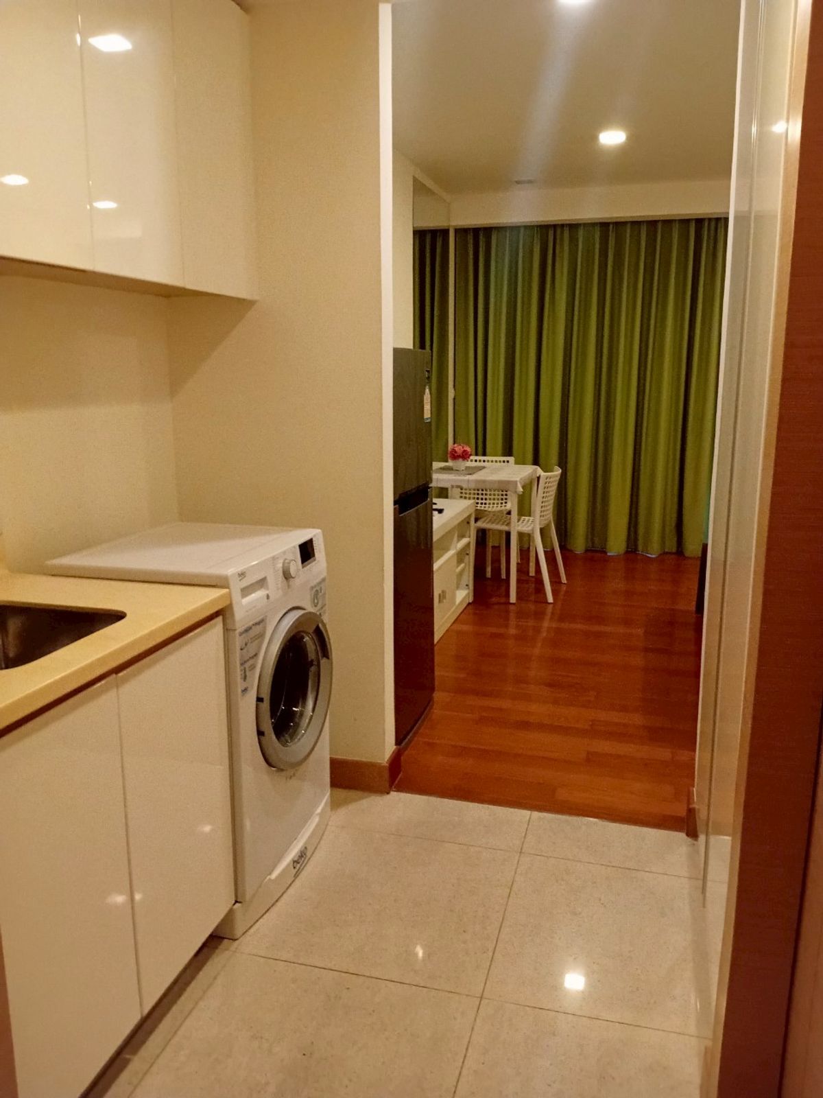 For SaleCondoPattaya, Bangsaen, Chonburi : for sale condo the palm wongamat beach front pattaya studio type (S03-2005)