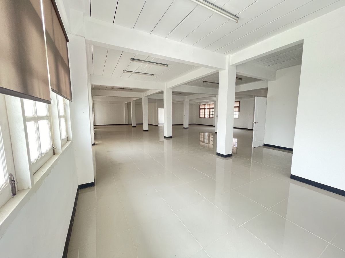 ให้เช่าอาคารพาณิชย์สุขุมวิท อโศก ทองหล่อ : ให้เช่าอาคารพาณิชย์ 3.5 ชั้น ใช้สอย 500ตร.ม 5 คูหา สุขุมวิท101/1 ซอย วชิรธรรมสาธิต 51 