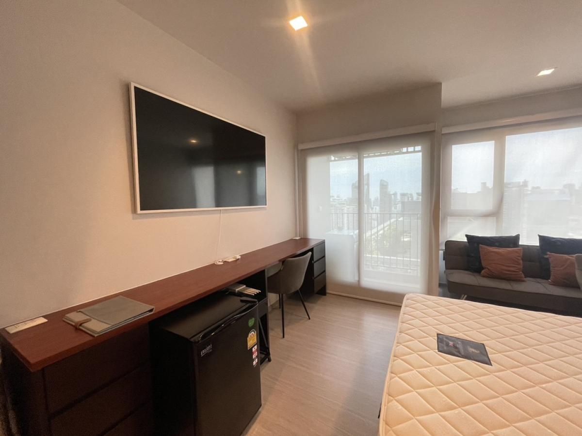 For RentCondoRama9, Petchburi, RCA : Rent Life Asoke Rama9 south, not hot.