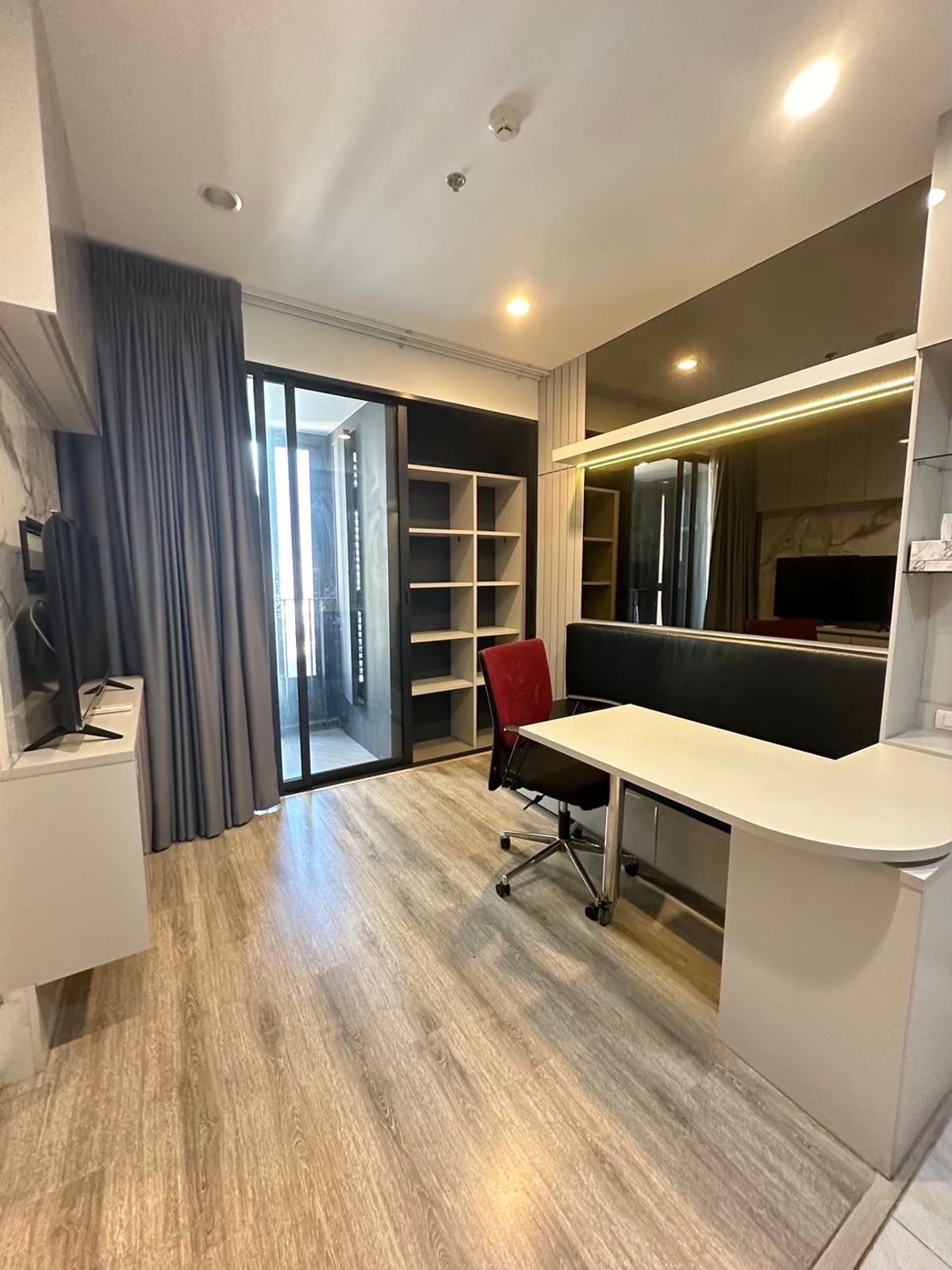 ให้เช่าคอนโดพระราม 9 เพชรบุรีตัดใหม่ RCA : ideo mobi asoke / 1 bedroom/23,500/32sqm/17 fl