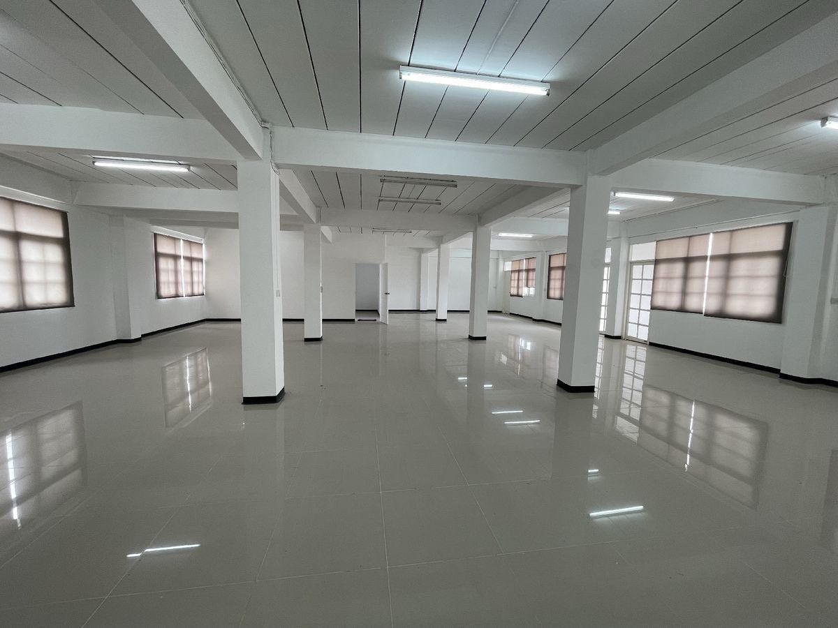 ให้เช่าอาคารพาณิชย์สุขุมวิท อโศก ทองหล่อ : ให้เช่าอาคารพาณิชย์ 3.5 ชั้น ใช้สอย 500ตร.ม 5 คูหา สุขุมวิท101/1 ซอย วชิรธรรมสาธิต 51 