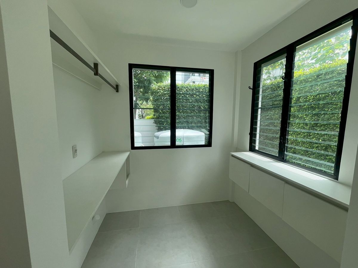 ขายบ้านปิ่นเกล้า จรัญสนิทวงศ์ : 🏡 ขายบ้านหรู นันทวัน ปิ่นเกล้า - กาญจนาภิเษก บ้าน Type Leduc | พื้นที่ใช้สอย 608 ตร.ม. | ที่ดิน 190 ตร.วา | ราคา 70 ล้านบาท (ภาพบ้านตัวอย่าง)