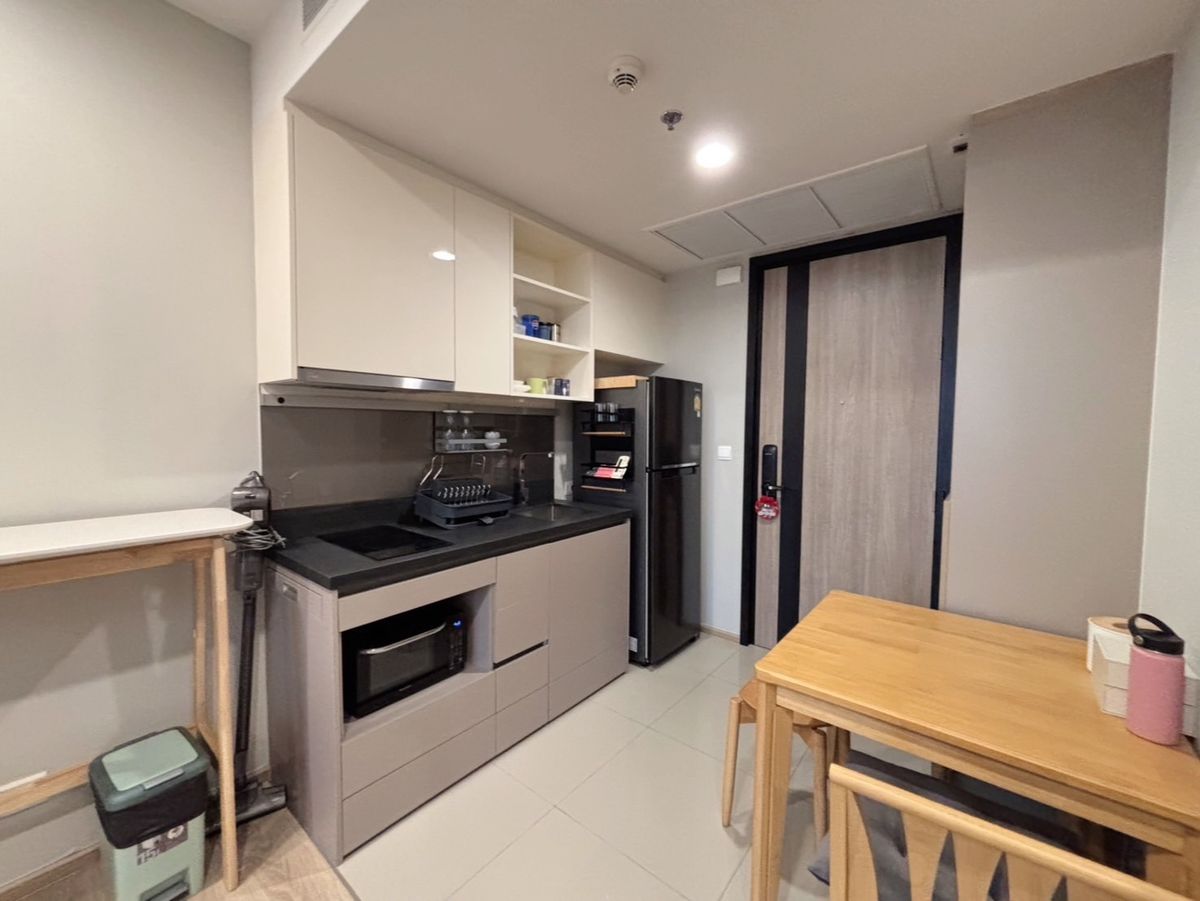 ขายคอนโดสุขุมวิท อโศก ทองหล่อ : Oka Haus Sukhumvit 36 / 	/ 1 นอน 35 ตร.ม. โทร 0937890899