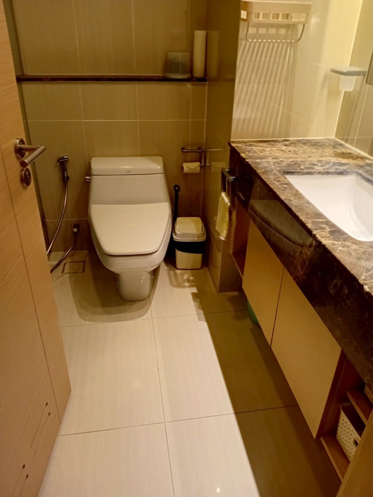 For SaleCondoPattaya, Bangsaen, Chonburi : for sale condo the palm wongamat beach front pattaya studio type (S03-2005)