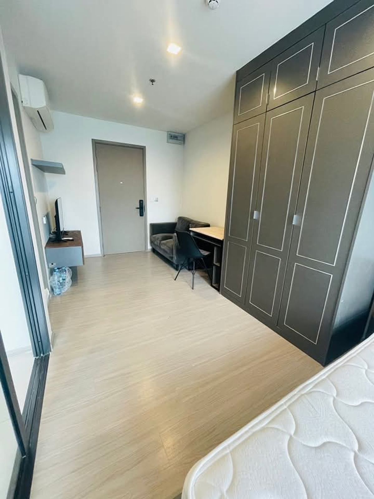 For RentCondoRama9, Petchburi, RCA : Condo for rent, Live Asoke Highness