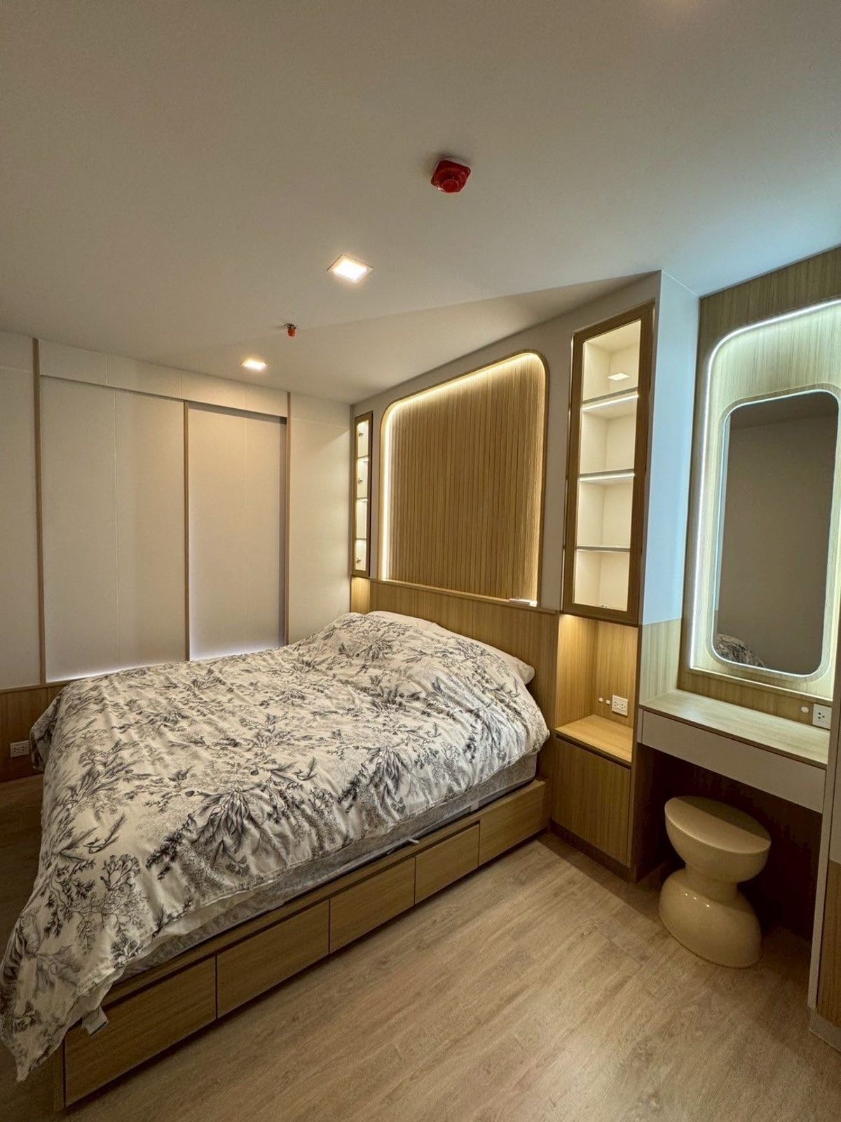 ขายคอนโดพัฒนาการ ศรีนครินทร์ : ขายขาดทุน 🐈🦮 Metris พัฒนาการ-เอกมัย | 2 🛌 1 🛁 54.38 ตร.ม. ชั้นสูง บิ้วท์อินและเฟอร์นิเจอร์ครบ นัดชม 065-6956939 ลูกเกด