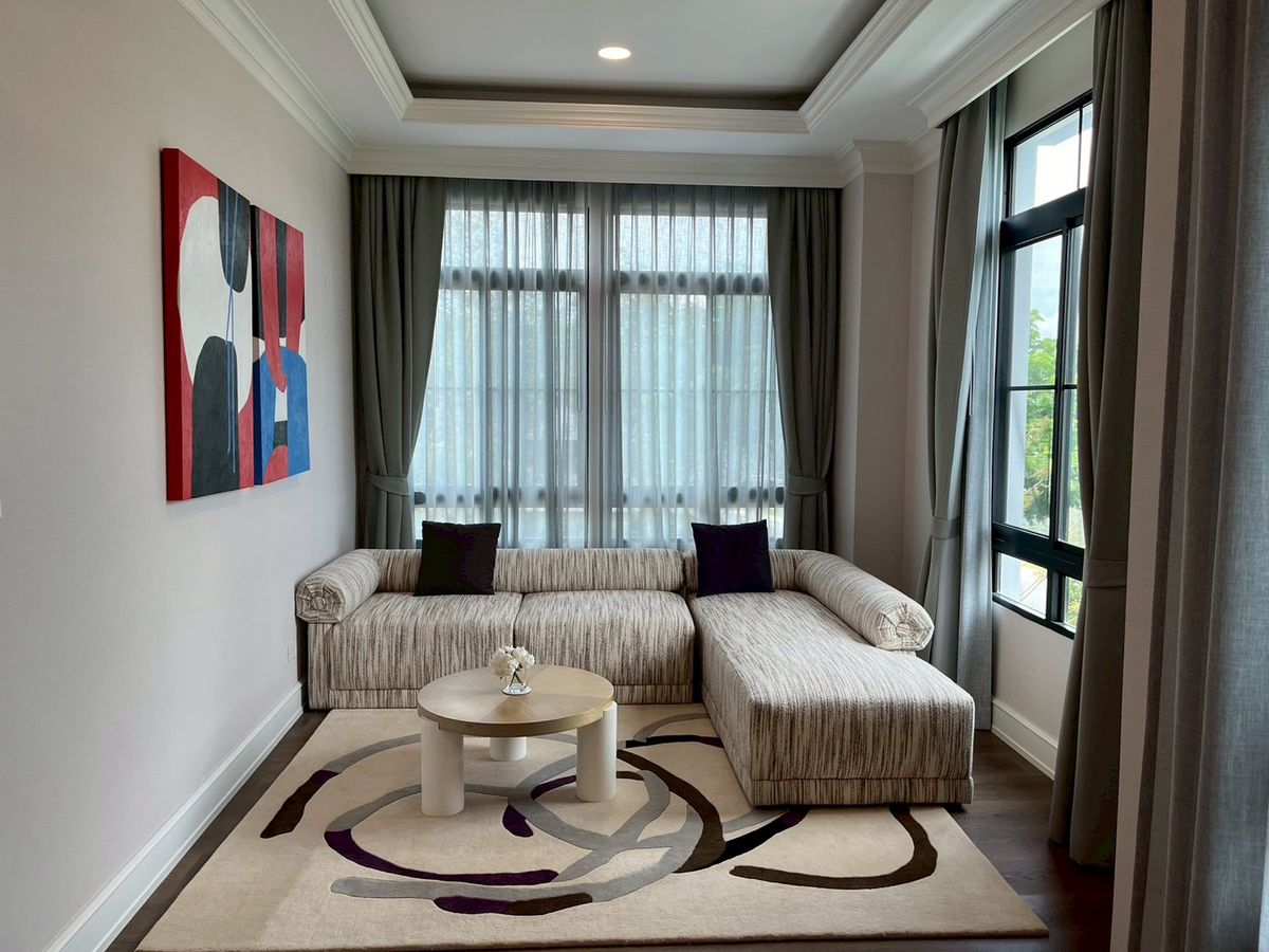 ขายบ้านปิ่นเกล้า จรัญสนิทวงศ์ : 🏡 ขายบ้านหรู นันทวัน ปิ่นเกล้า - กาญจนาภิเษก บ้าน Type Leduc | พื้นที่ใช้สอย 608 ตร.ม. | ที่ดิน 190 ตร.วา | ราคา 70 ล้านบาท (ภาพบ้านตัวอย่าง)