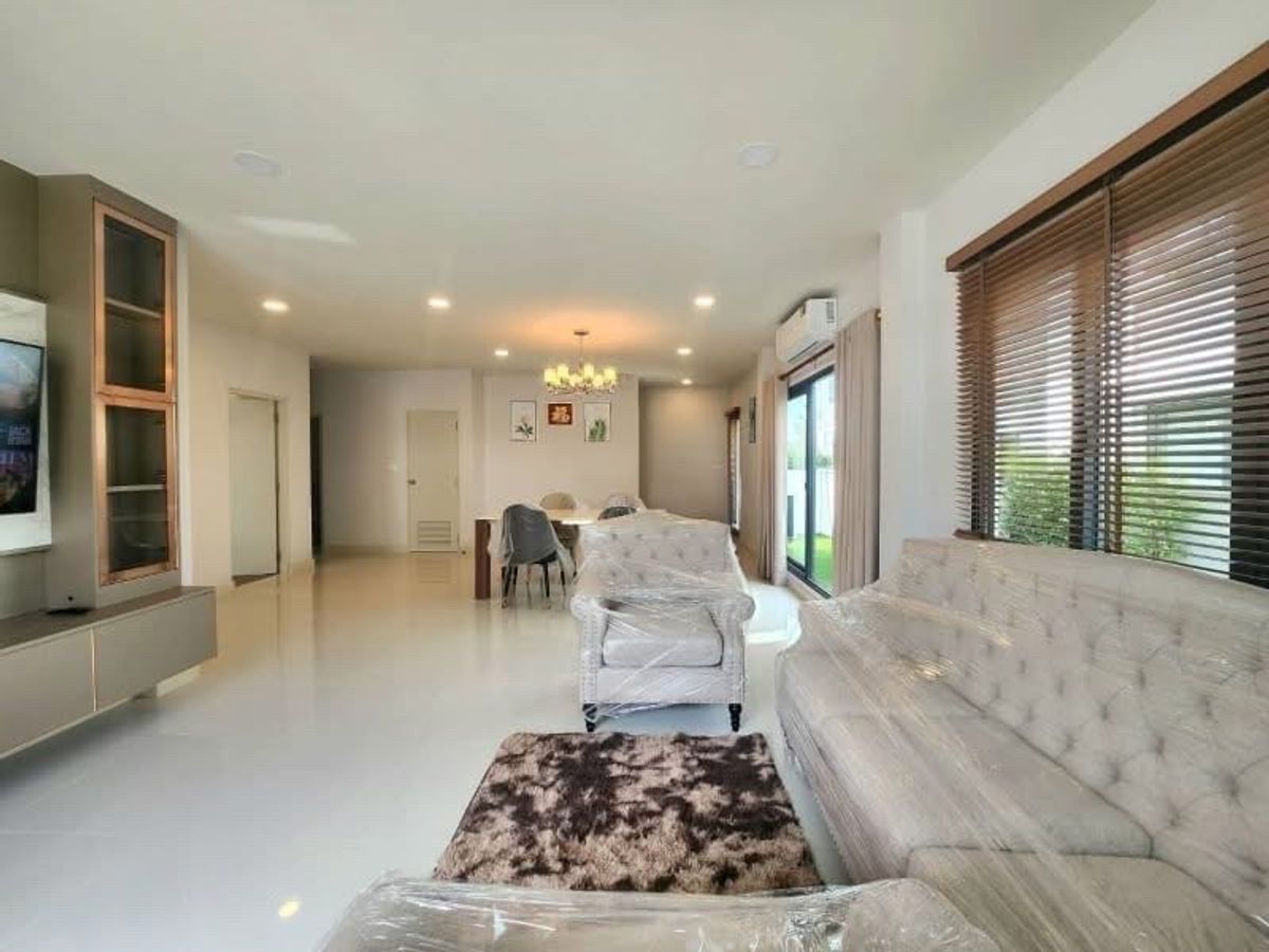 ขายบ้านบางนา แบริ่ง ลาซาล : ขายบ้าน Centro Bangna ขนาด 209 Sq.m 4 bed 4 bath เพียง 14.9 MB เท่านั้น !!