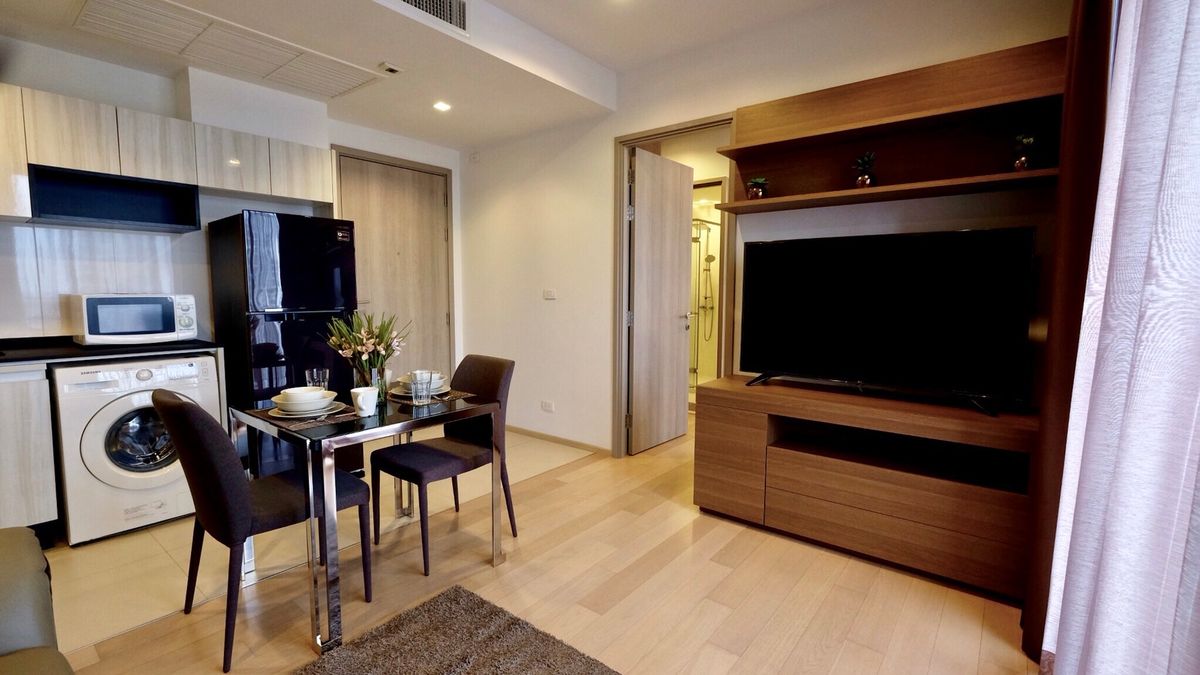 For RentCondoSukhumvit, Asoke, Thonglor : ★ HQ Thonglor ★ 44 sq m., 32th floor (1 bedroom, 1 bathroom), ★near BTS Thonglor★near Market Place, J Avenue Thonglor★ many amenities★ Complete electrical appliances