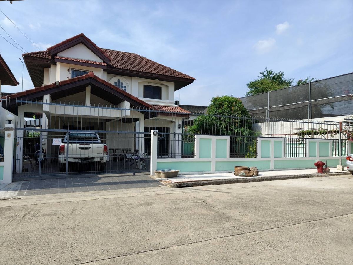 ให้เช่าบ้านนวมินทร์ รามอินทรา : หลังมุม  รีโนเวคบางส่วน