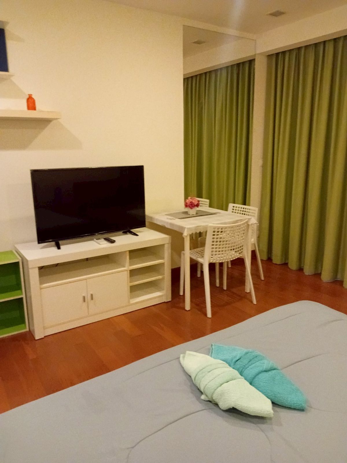 For SaleCondoPattaya, Bangsaen, Chonburi : for sale condo the palm wongamat beach front pattaya studio type (S03-2005)