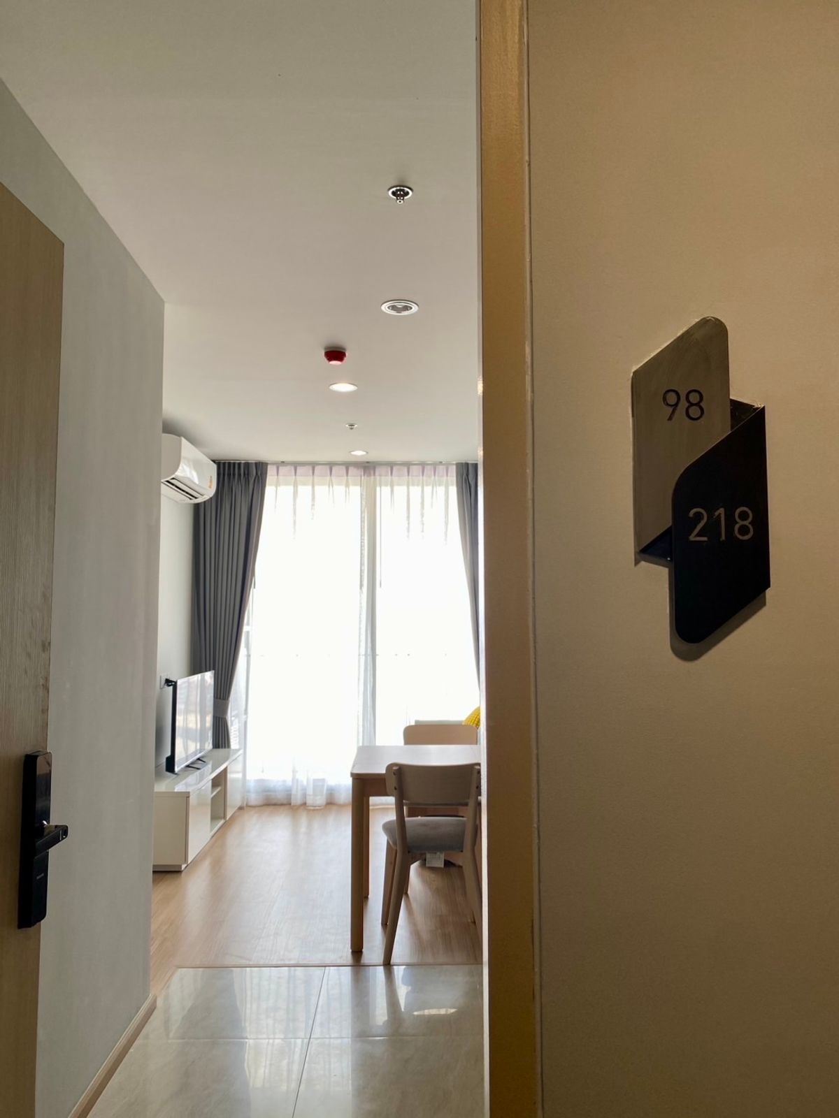 For RentCondoOnnut, Udomsuk : Skyrise SKV64 2 Bedroom, new &large room with bathtub & beautiful view for rent