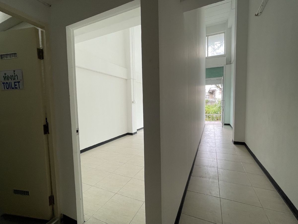 ให้เช่าอาคารพาณิชย์สุขุมวิท อโศก ทองหล่อ : ให้เช่าอาคารพาณิชย์ 3.5 ชั้น ใช้สอย 500ตร.ม 5 คูหา สุขุมวิท101/1 ซอย วชิรธรรมสาธิต 51 