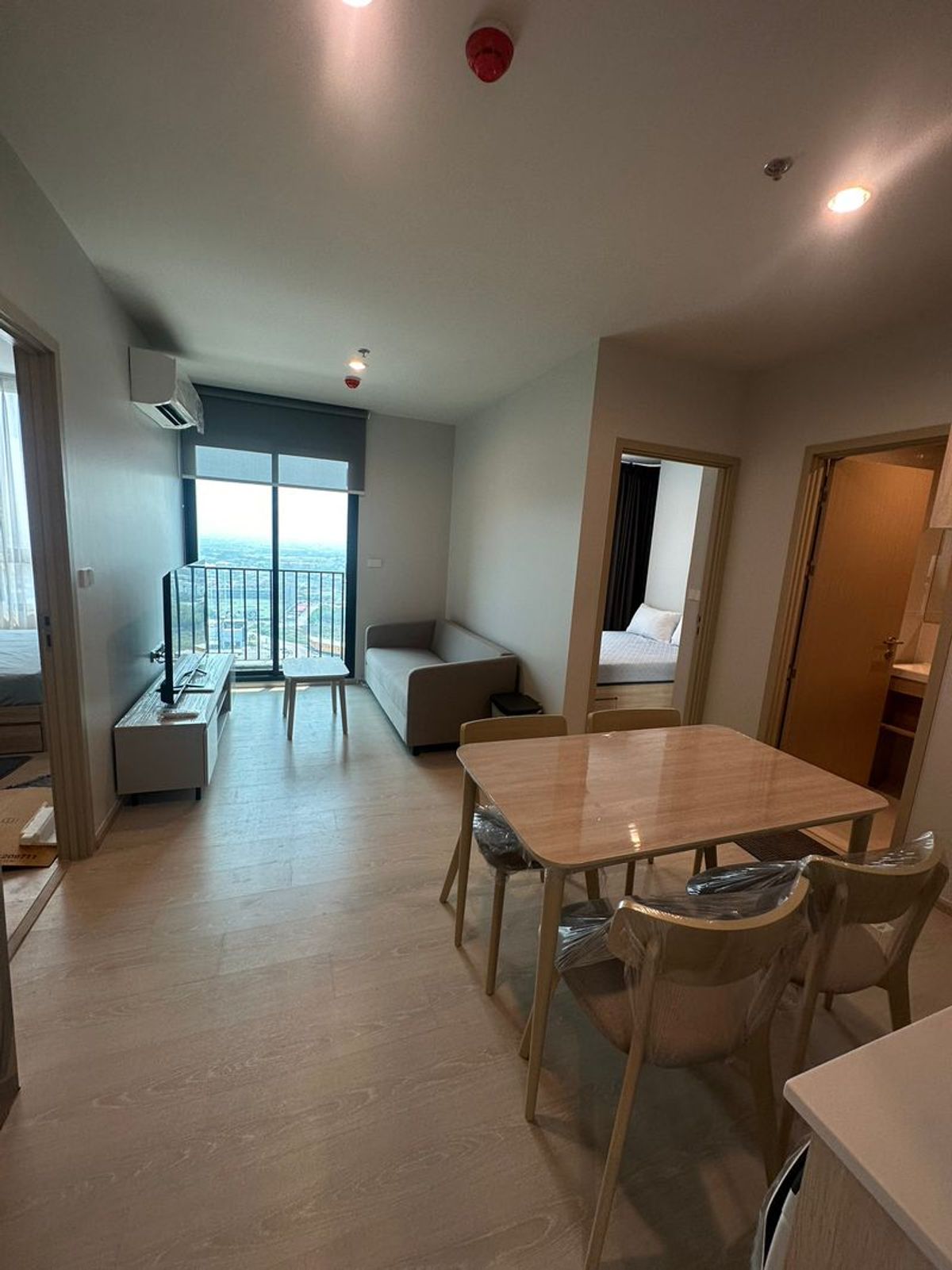 For RentCondoBangna, Bearing, Lasalle : Rental 2 bedroom condo rooms, 2 bathrooms, 50 sqm. Ready to live in a good location in Bang Na area. Walk 20 steps to Mega Bangna. Nue Mega Plus Bangna #New Mega Plus Bangna