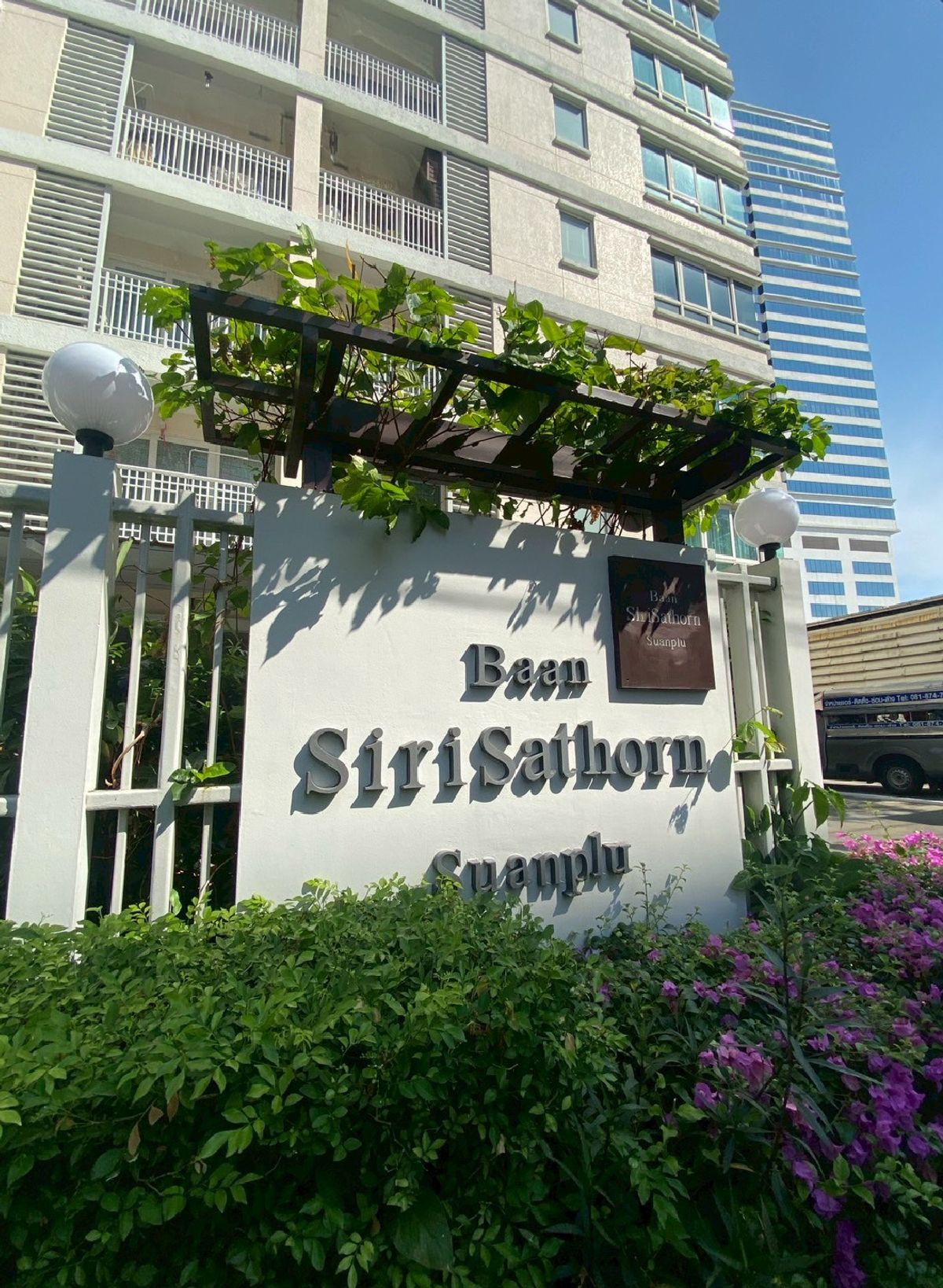 For SaleCondoSathorn, Narathiwat : Bann Siri Sathorn Saunplu, size 107.96 SQ.M, only 10.01 MB. Contact 086-795-9997 (Jimmy).