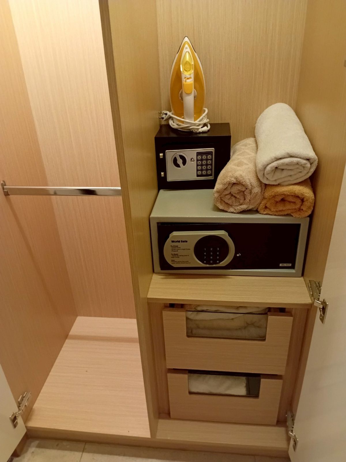 For SaleCondoPattaya, Bangsaen, Chonburi : for sale condo the palm wongamat beach front pattaya studio type (S03-2005)