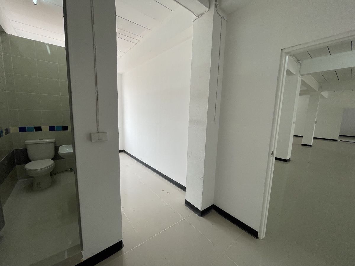 ให้เช่าอาคารพาณิชย์สุขุมวิท อโศก ทองหล่อ : ให้เช่าอาคารพาณิชย์ 3.5 ชั้น ใช้สอย 500ตร.ม 5 คูหา สุขุมวิท101/1 ซอย วชิรธรรมสาธิต 51 