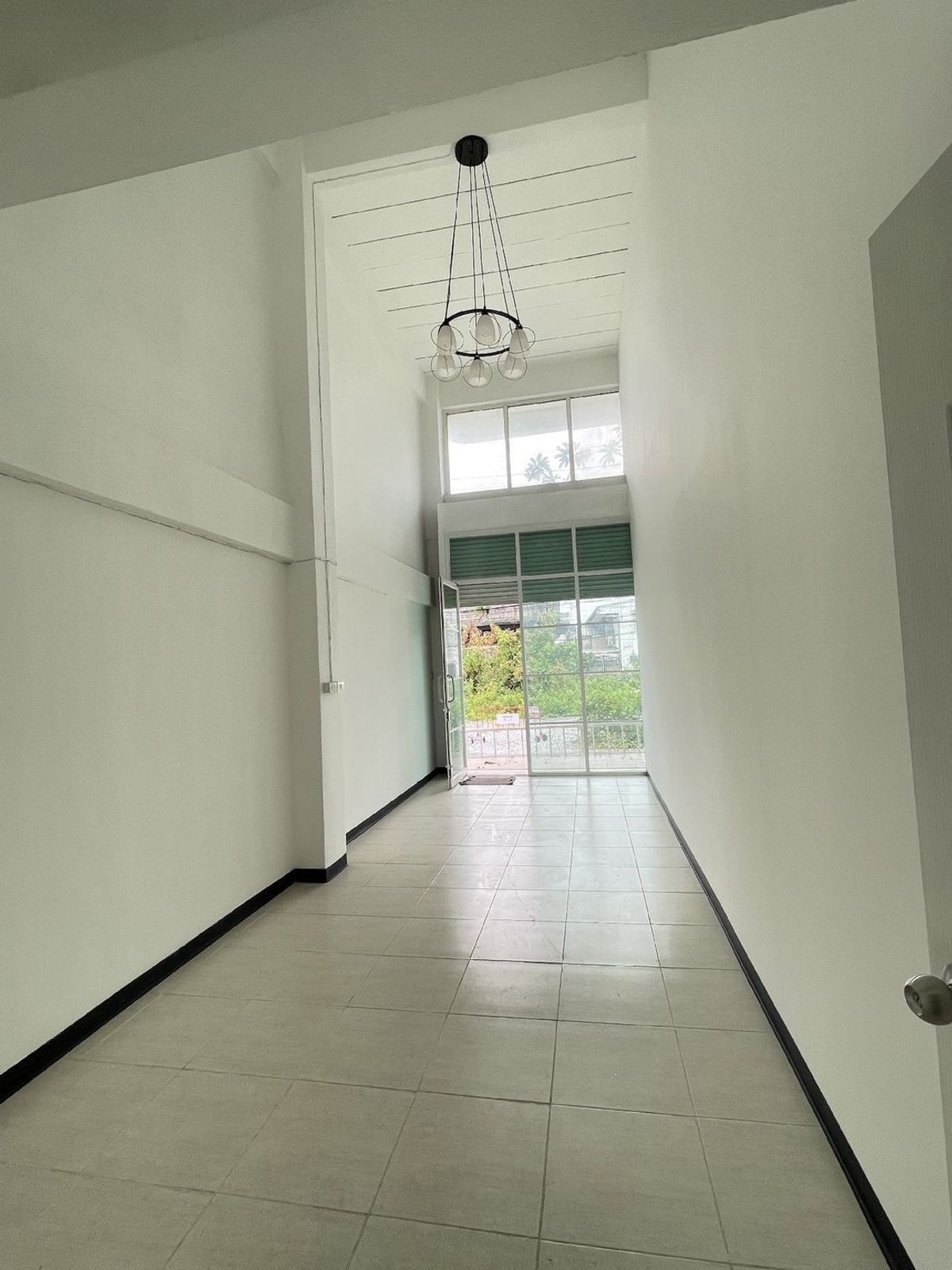 ให้เช่าอาคารพาณิชย์สุขุมวิท อโศก ทองหล่อ : ให้เช่าอาคารพาณิชย์ 3.5 ชั้น ใช้สอย 500ตร.ม 5 คูหา สุขุมวิท101/1 ซอย วชิรธรรมสาธิต 51 