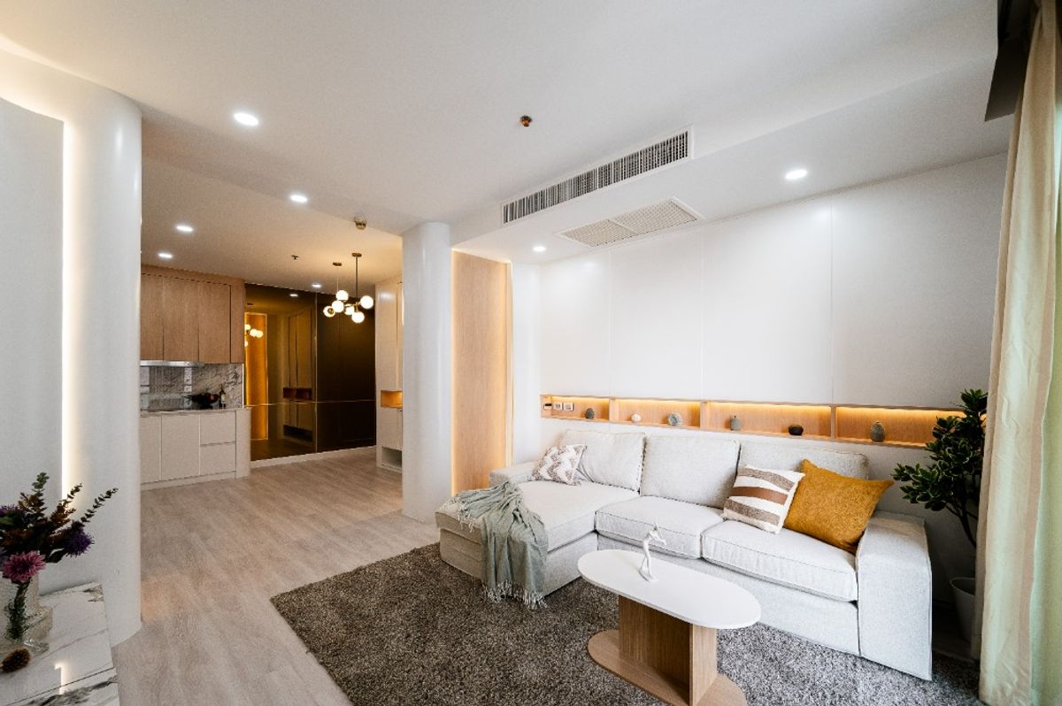 ขายคอนโดนานา : Luxury Condominium ใจกลางนานา 2 ห้องนอน 2 ห้องน้ำ 1 ที่จอดรถล็อกตำแหน่ง