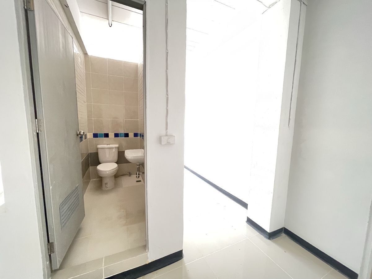 ให้เช่าอาคารพาณิชย์สุขุมวิท อโศก ทองหล่อ : ให้เช่าอาคารพาณิชย์ 3.5 ชั้น ใช้สอย 500ตร.ม 5 คูหา สุขุมวิท101/1 ซอย วชิรธรรมสาธิต 51 