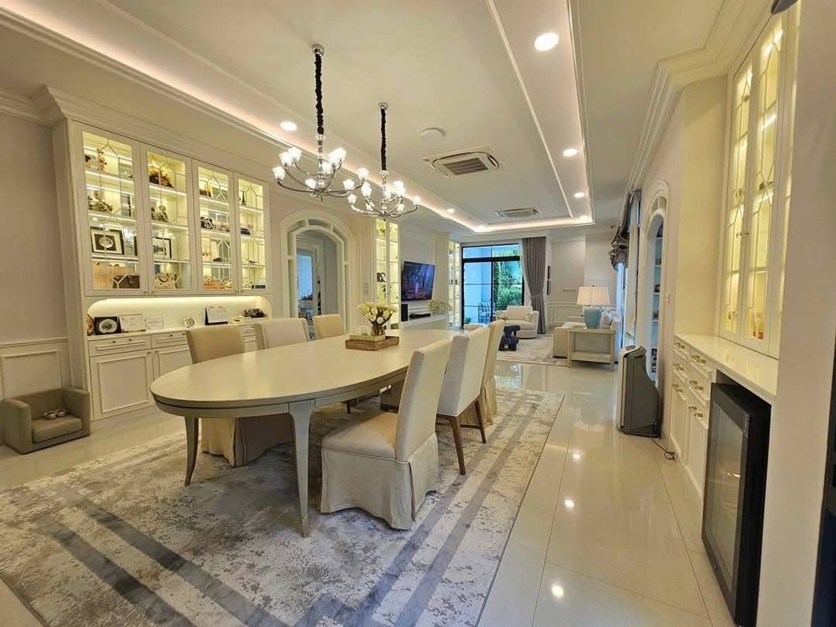 For SaleHousePattanakan, Srinakarin : 𝐇𝐎𝐓 𝐃𝐄𝐀𝐋 House for sale in Nantawan Rama 9, Krungthep Kreetha, size 650 SQ.M 5 Bed, only 110 MB !!