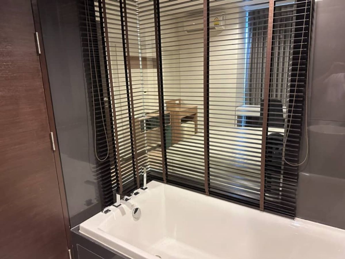 ขายคอนโดสาทร นราธิวาส : ขายด่วน ✨ Rhythm Sathorn ✨ เฟอร์นิเจอร์ และ เครื่องใช้ไฟฟ้าครบ ใกล้ BTS สะพานตากสิน