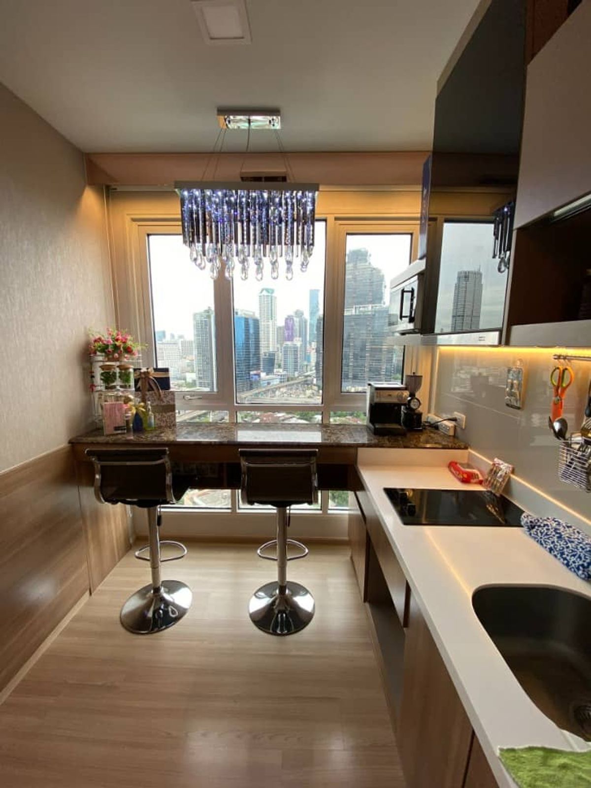 ขายคอนโดสาทร นราธิวาส : ขายด่วน 🔥 Rhythm Sathorn 🔥 ใกล้ BTS สะพานตากสิน เฟอร์นิเจอร์ และ เครื่องใช้ไฟฟ้าครบ 