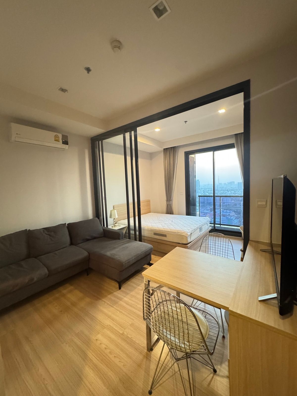 ให้เช่าคอนโดสะพานควาย จตุจักร : 📢FOR RENT>> M Jatujak ✨ชั้น 28 อาคาร A วิวโล่ง เย็นสบาย ไม่ร้อน เฟอร์นิเจอร์ครบพร้อมเครื่องใช้ไฟฟ้า เดินทางสะดวกมาก ใกล้ BTS หมอชิต #LV-MO1748