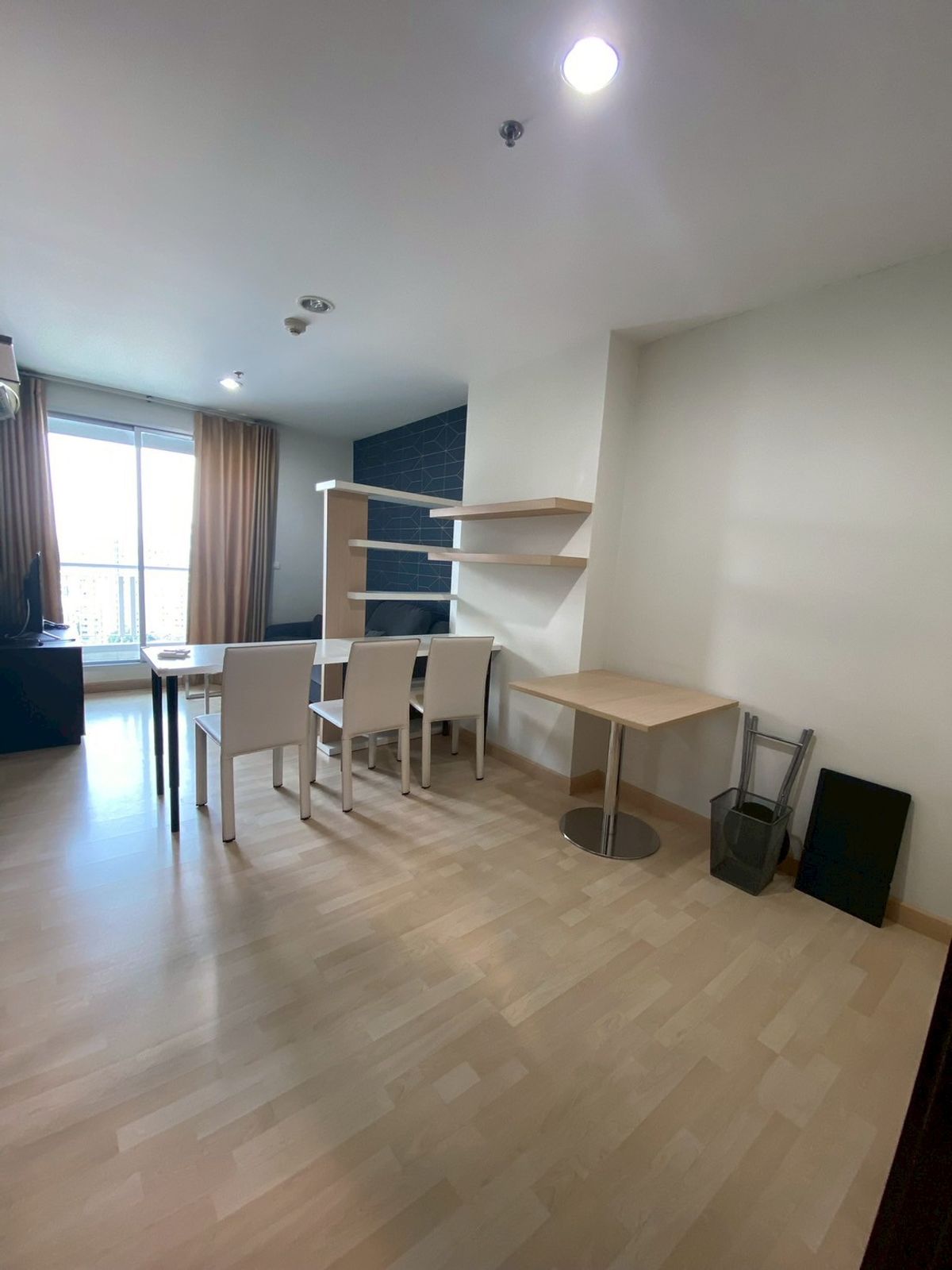 For SaleCondoRatchadapisek, Huaikwang, Suttisan : (Owner selling by themselves) Urgent sale !! Ritum Ratchada 1 Bedroom Floor 17 Building B 46.84 sqm. Line: nutthadol