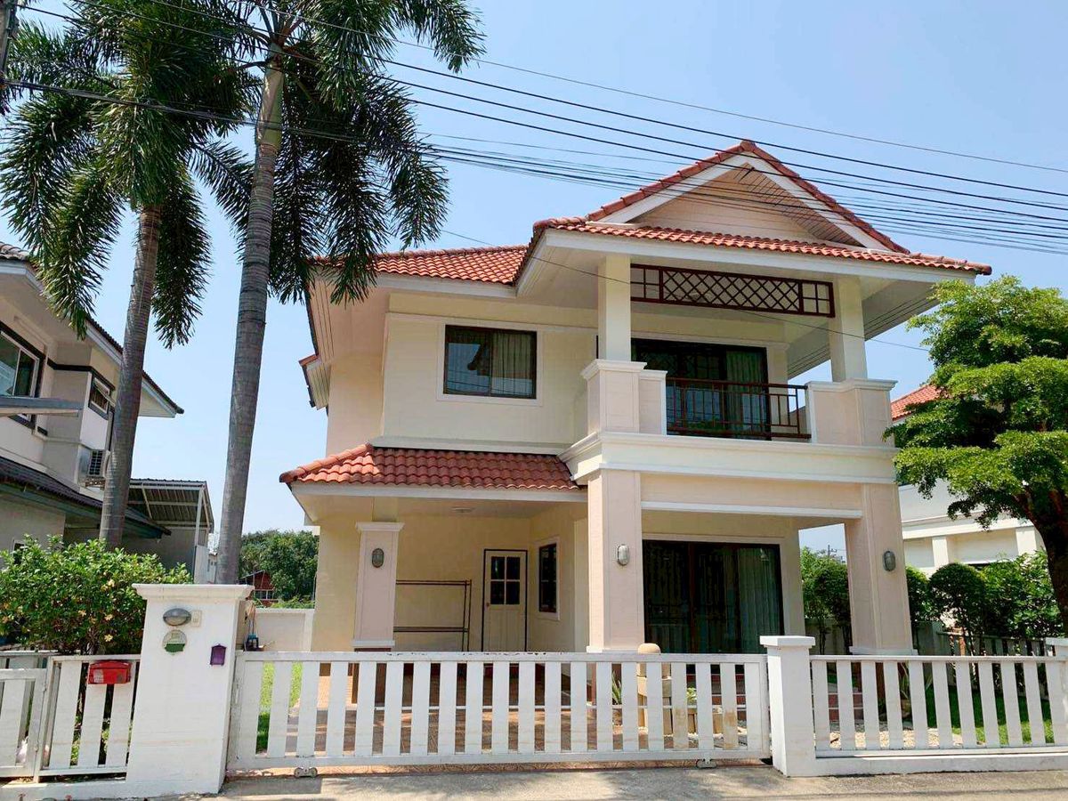 For RentHouseChiang Mai : House for rent 19,000 baht per month, near Big C Mae Hia, only 10 minutes. No.9H180