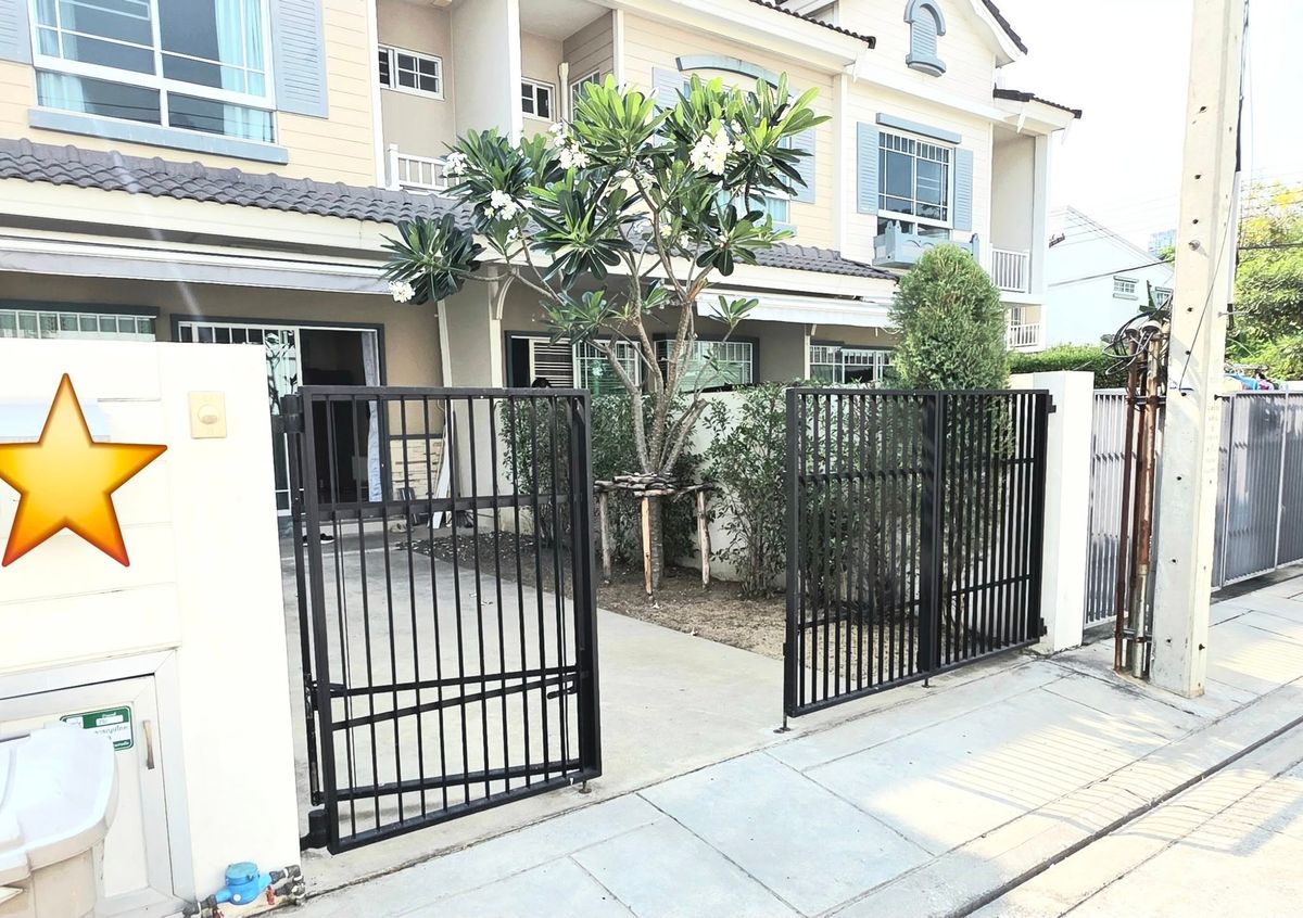 For RentTownhomeSamut Prakan,Samrong : Home for Rent 📢indy 3 Bangna Km.7 🏡🍀 2 -story townhome, Soi Ratchawinit, Bang Kaew, Mega, Bang Na, Size 89 sq.m., 2 bedrooms, full furniture There is a garden in front of the house #LV-MO1743