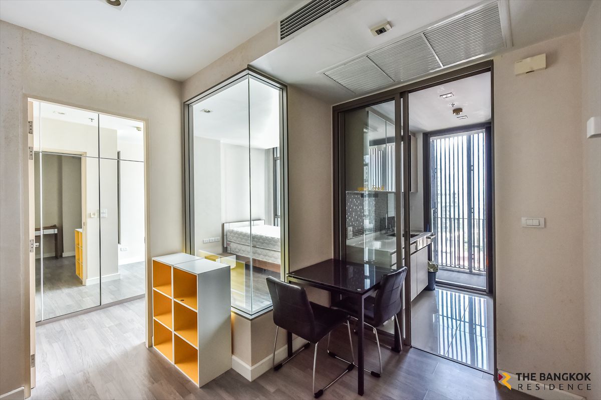 For SaleCondoWongwianyai, Charoennakor : 🌟 Condo for sale The Room BTS Wongwian Yai 🌟 1 bedroom, 1 bathroom, size 43 sq.m., only 6 million baht!  By Praew