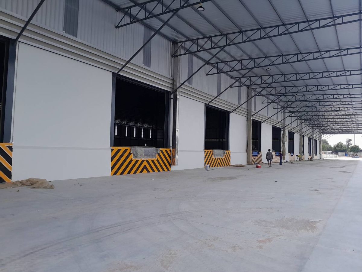 For RentWarehouseSriracha Laem Chabang Ban Bueng : Sriracha warehouse for rent, size 8,500 sq.m., Nong Kham Subdistrict, Si Racha District, Chon Buri (Property Code TW2-302)