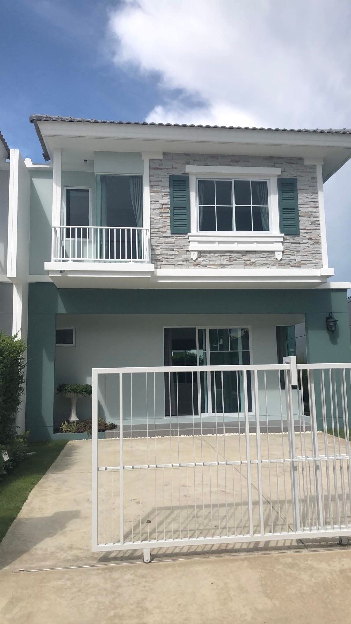 For RentHouseRathburana, Suksawat : Villaggio twin house for rent.
