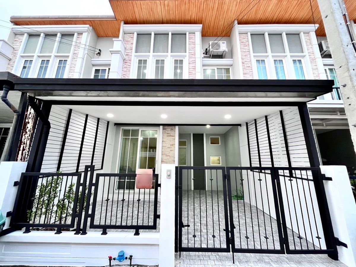 ขายทาวน์โฮมลาดกระบัง สุวรรณภูมิ : 🔥(ขาย) Best Price!!! ✨Golden Town Bangna-Suanluang  / 3 Bedroom (FOR SALE) / 3 ห้องนอน (ขาย) แจ้ง Code M147
