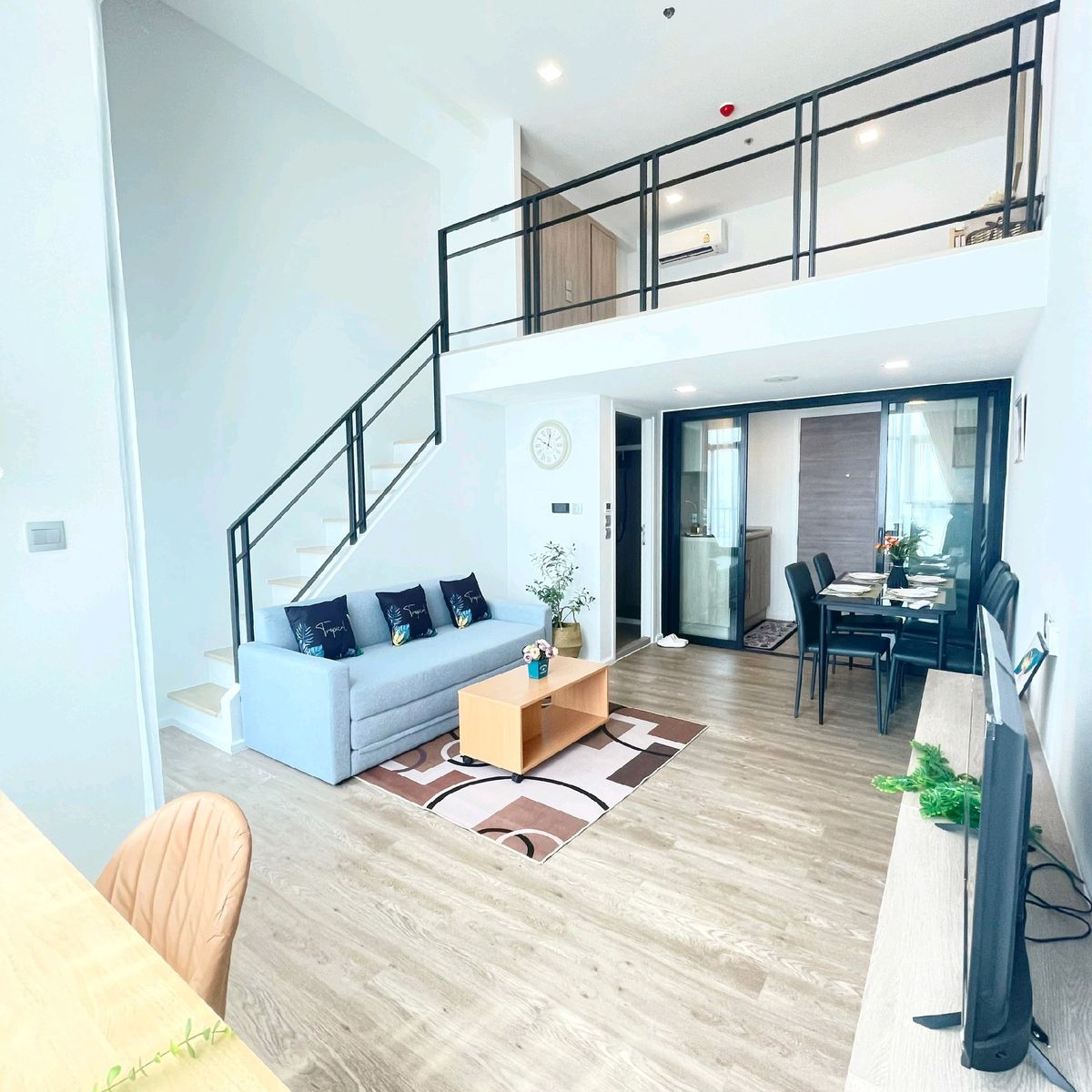 For RentCondoOnnut, Udomsuk : For rent, condo, high ceiling, complete with washing machines