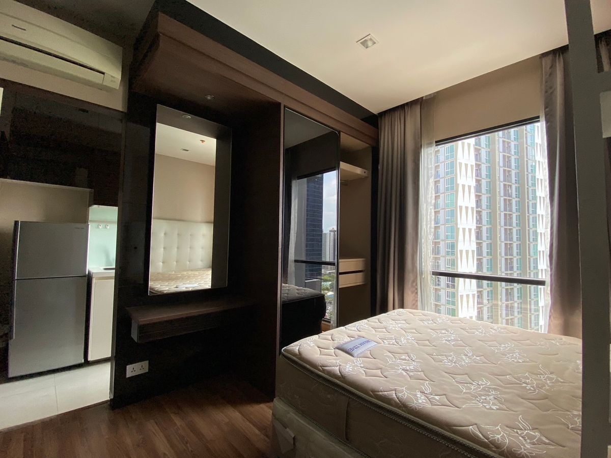 ให้เช่าคอนโดรัชดา ห้วยขวาง : 🔑 ให้เช่าคอนโด Ivy Ampio | ห้องตกแต่งครบ 🛋️ ฟังก์ชันดี 📐 ทิศตะวันออก 🌅 แดดอ่อน ลมเย็น 🍃 พร้อมอยู่ทันที 🧳