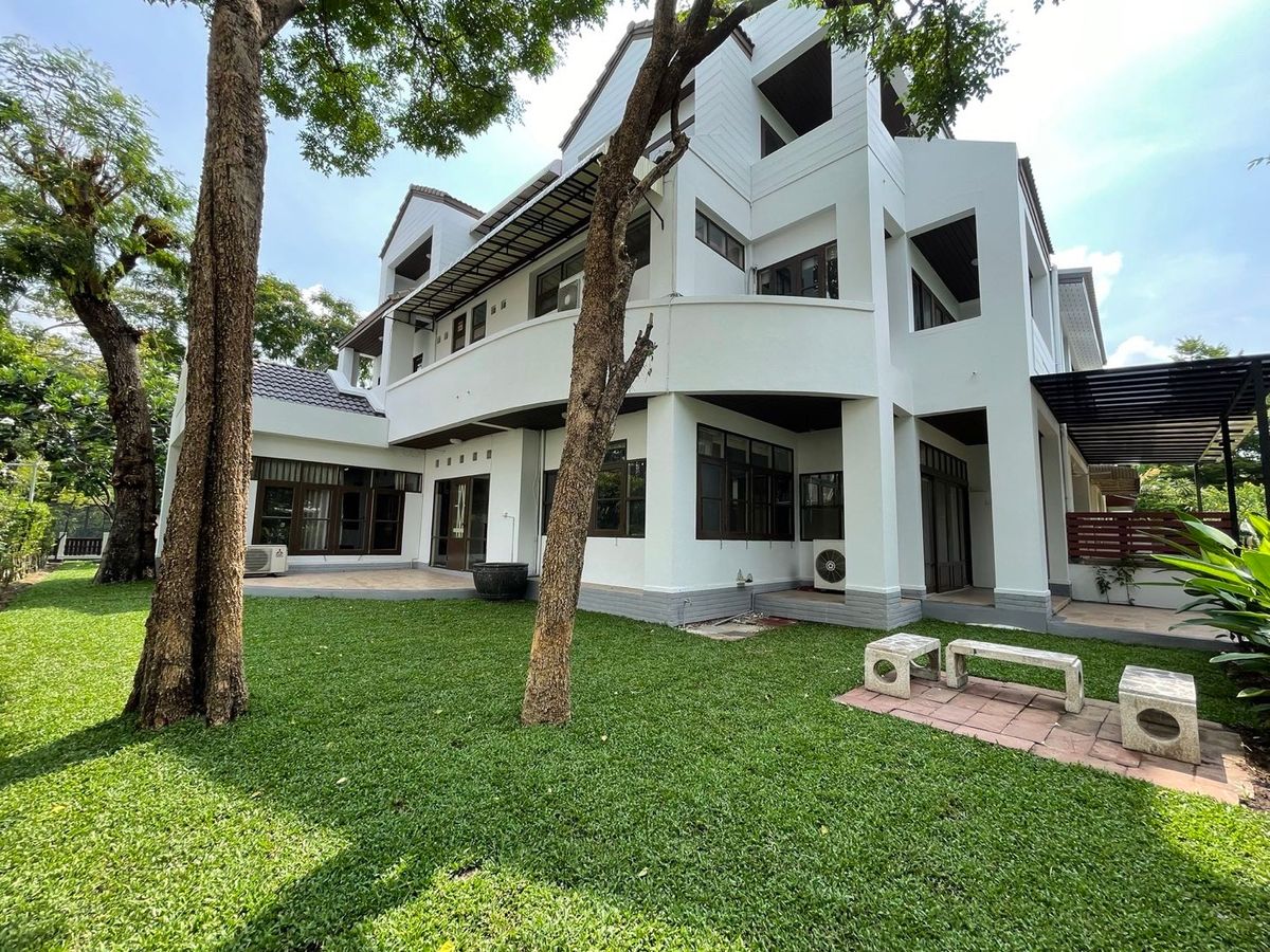 For RentHouseRatchadapisek, Huaikwang, Suttisan : for Rent single house near Huai Khwang 4 bedrooms, 5 water, full furniture 