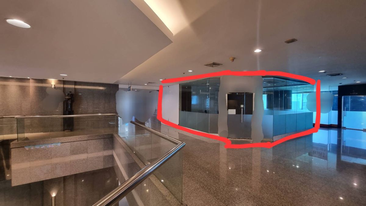 ขายร้านค้า/ตลาดนัดสุขุมวิท อโศก ทองหล่อ : ขายพื้นที่  Retail โซนพลาซ่า ในอาคารสำนักงาน traffic ดี เจ้าของขายเนื่องจากอยากพักผ่อน