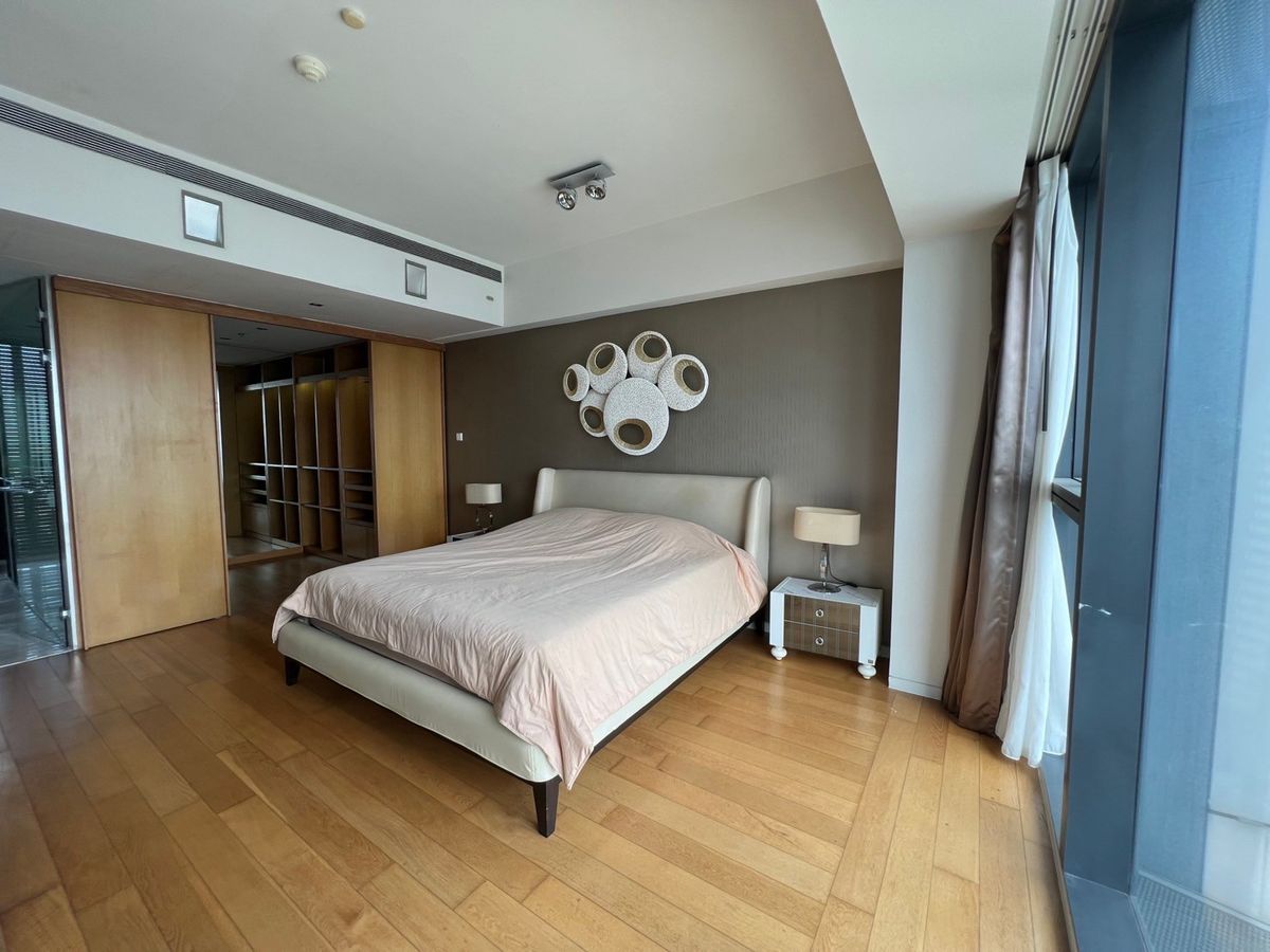 ให้เช่าคอนโดสาทร นราธิวาส : ❖ Prime location ❖ The Met Sathorn ชั้น 60+ | 4 ห้องนอน 5 ห้องน้ำ | 194.18 ตร.ม. | คอนโดใกล้ รพ. BNH 3 นาที, รร.เซนต์โยเซฟคอนเวนต์ 4 นาที, BTS ช่องนนทรี 4 นาที