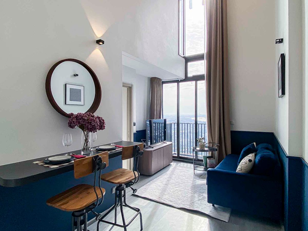 For RentCondoOnnut, Udomsuk : For rent DUPPLEX 1 bedroom. Top Floor, a magnificent river view, luxury condo, central, full of new decoration rooms.