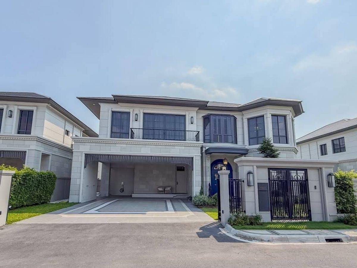 บ้านพัฒนาการ ศรีนครินทร์ : ● Luxury modern ● นาราสิริ กรุงเทพกรีฑา บ้านเดี่ยว 2 ชั้น NoHo. 4 พื้นที่ 152 ตร.ว., 495.00 ตร.ม. | 4 ห้องนอน 6 ห้องน้ำ | อยู่ในซอย Private | ใกล้ รร.นานาชาติ ไบรท์ตัน คอลเลจ 900 ม., The Paseo Town รามคำแหง 3.5 กม.