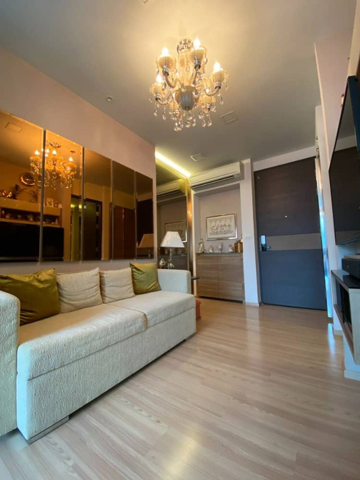 ขายคอนโดสาทร นราธิวาส : ขายด่วน 🔥 Rhythm Sathorn 🔥 ใกล้ BTS สะพานตากสิน เฟอร์นิเจอร์ และ เครื่องใช้ไฟฟ้าครบ 