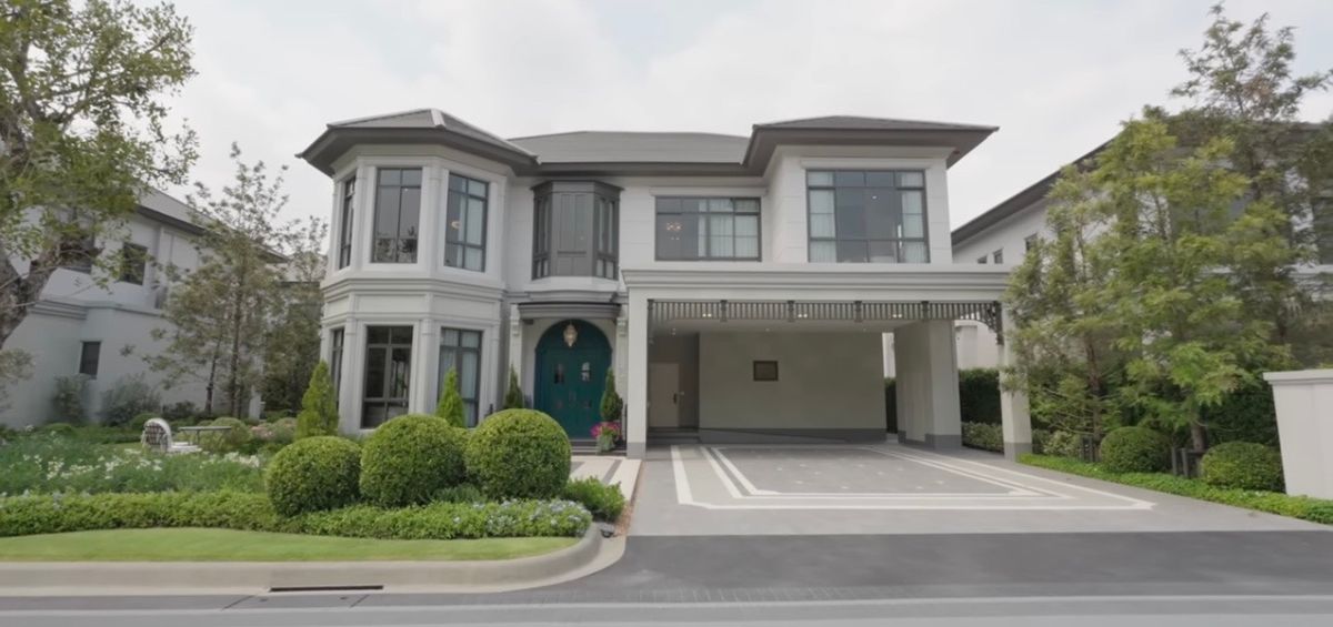 ขายบ้านบางนา แบริ่ง ลาซาล : Narasiri narasiri bangna km 10🏡รอบVVIP📌 ซื้อตรงโครงการ0819118445